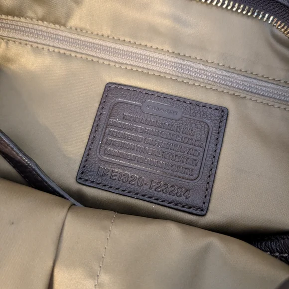 Vintage Y2K Style Coach Should Bag - Picture 3 of 3